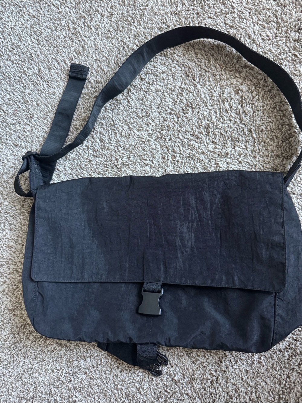 Baggu messenger bag